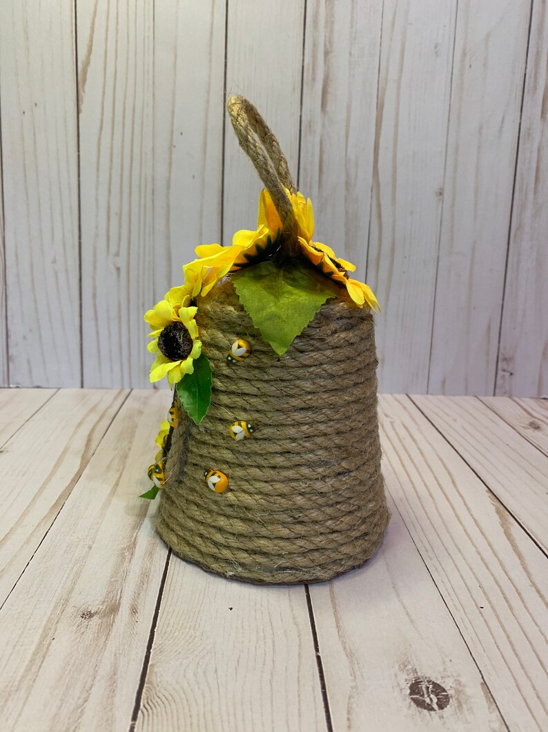 Small Bee Hive Skep Bee Hive Jute Rope Silk Flowers Bee Etsy.de