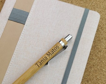 Personalisierter Bambusstift mit eingraviertem Namen oder Satz