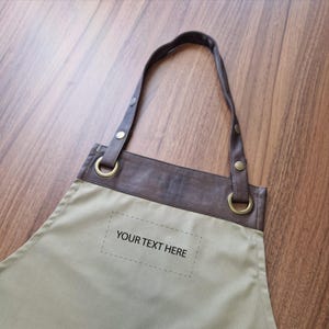 Avental bordado com alças ajustáveis para restaurante, presente personalizado para ela, avental personalizado com bolso, avental de jardinagem para barista