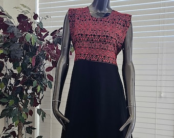 Black short sleeveless Dress with red Embroidered from the top (with a belt)