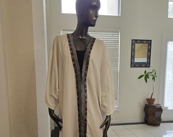 Embroidered White Abaya, Kufyieh Hatta Style, Kaftan Thobe