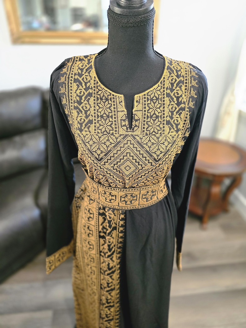 Black Velvet Almorjana Embroidered Dress , Traditional Dress , Thobe Falah