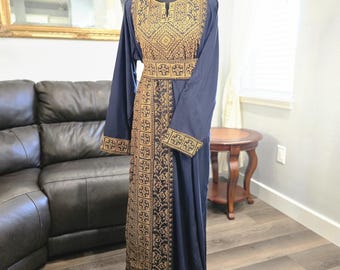 Vestido Thobe Palestino Bordado - Abaya Kaftan Tatreez Azul Marino y Dorado