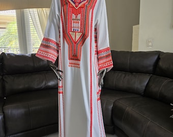 Elegant Embroidered / Tatreez White and Red Jordanian Palestinian Thobe Dress Kaftan Abaya with strass.