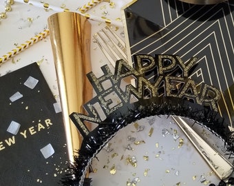 Roaring 20's New Year's Eve Party Kit, NYE Art Deco Party Decor and Tableware, Party for 8 or More People