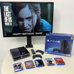 Toppers personalizzati per torte di compleanno / Pacchetto PS4 / Immagine personalizzata + Messaggio sulla TV / Bambini Adulti Adolescenti Novità Cake Toppers