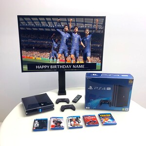 Topper torta di compleanno FIFA / PACCHETTO PERSONALIZZATO / PS4 / Immagine personalizzata + Messaggio sulla TV / Bambini Adulti Adolescenti Novità Cake Toppers