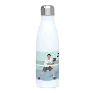 Insulated Man playing padel water bottle gift to personalise in red for a padel player or padel coach or padel Christmas