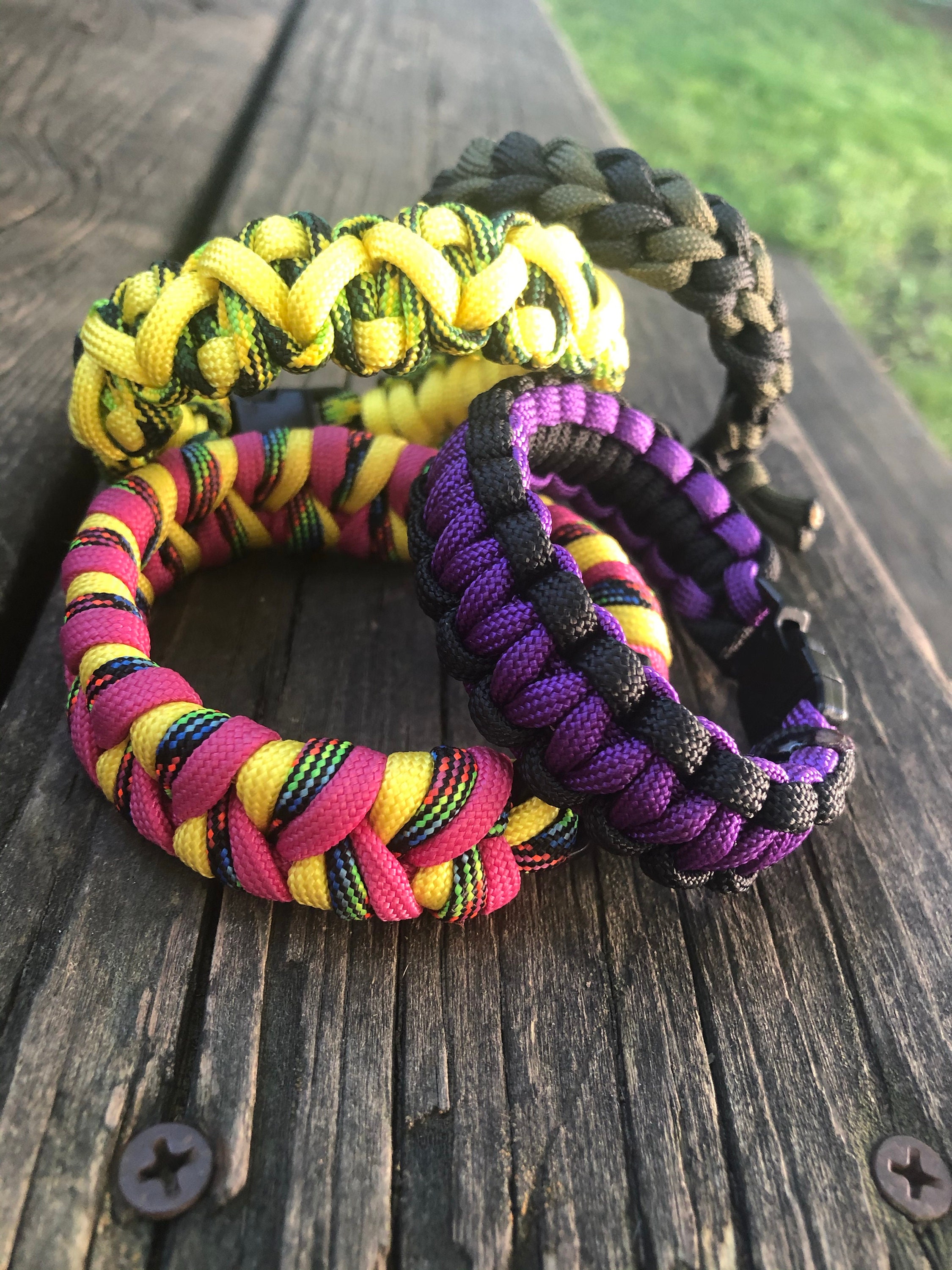 Thin Paracord Bracelet with Breakaway Buckle