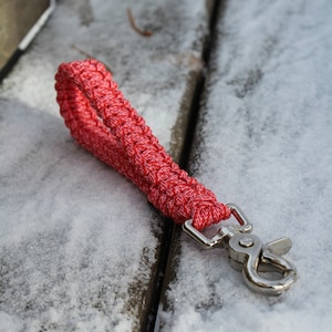 8” traffic handle, paracord traffic handle,  traffic leash,  grab leash,  grab handle,