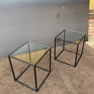 Industrial coffee table with glass top / glass coffee table