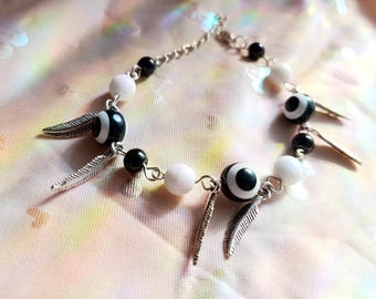 Monochrome Feathers Bracelet - Handmade bracelet made of black and white acrylic beads and metal feathers, monochrome unique jewelry