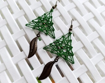 Green Boho Vibe - Handmade String Art Earrings in Green