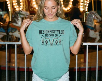 Mockup da camiseta Comfort Colors 1717 Seafoam | Download digital para o estilo de vida Carousel County Fair Lifestyle Carnival Night