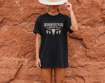 Maqueta de camiseta Black Comfort Colors 1717, estilo bohemio occidental (descarga digital)