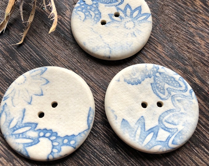 Set of 3 Faerie Blue Buttons -Porcelain buttons-blue buttons-blue delft buttons-ceramic buttons-bag button-purse making-coat button