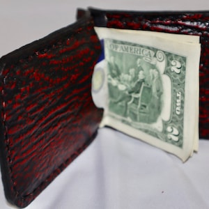 Cartera de cuero de tiburón / clip de dinero / hecho a mano / cuero compartido real / rojo y negro