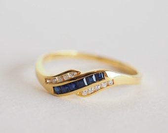 18K Yellow Gold Vintage Ring: Sapphire & Diamond Swirl Design