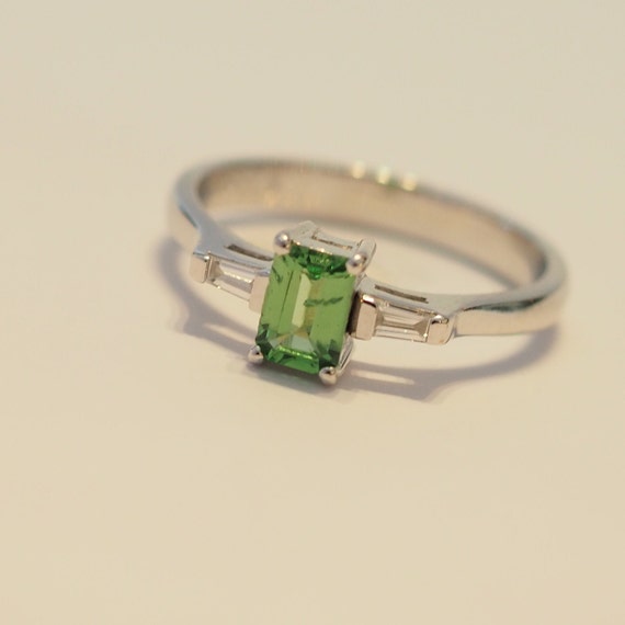 18k Solid White Gold 3 Stones Traditional Solitaire V… Gem