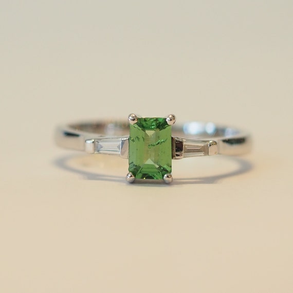 18k Solid White Gold 3 Stones Traditional Solitaire V… Gem