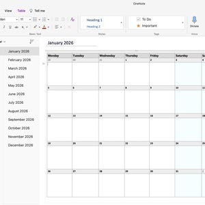 Może przedstawiać: Zrzut ekranu dokumentu OneNote wyświetlającego kalendarz na styczeń 2026 roku. Siatka kalendarza jest biała z szarymi liniami, pokazująca daty od poniedziałku do niedzieli. Lewy pasek boczny zawiera listę miesięcy od stycznia do grudnia.