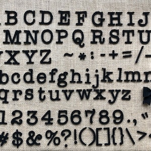 3" (100 + pcs) alphabet découpé en feutre/polaire.