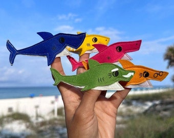 Marionnettes à doigts de requin, jouets pour bébés requins, famille en feutre de requin, créatures marines, cadeau Montessori pour bébé