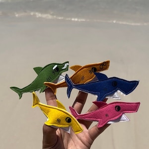 Marionnettes à doigts de requin, jouets pour bébés requins, famille en feutre de requin, créatures marines, cadeau Montessori pour bébé image 8