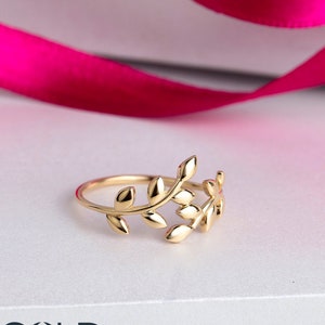 14K Solid Gold Leaf Ring, Designer Leaf Ring, Unique Leaf Ring, Dainty Band Ring, Sisters Gift,Mother's Day Gift