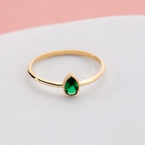 14K Solid Gold Birne Birthstone Ring, Familie Birthstone Ring, Gold Stapelring, Angst Ring, personalisierte Ring Gold