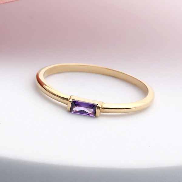 Amethyst Goldring, Stapelbar Ring, Februar Birthstone, Zierliche Bandring, Minimalist Ring, Statement Ring, Geschenk für sie, Lila Ring