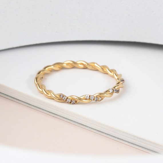 Ultra Modern Golden Ring | Winni.in