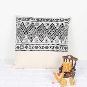 Indian Handmade Woven textured Pillow Cover Black White Cotton Jacquard Decorative Fringe Boho Home Decor Bohemian Pillow Case