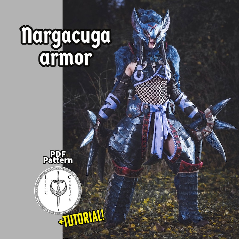 Puede incluir: Un cosplayer vistiendo un traje de armadura Nargacuga azul y negro de la serie de videojuegos Monster Hunter. El traje incluye un casco, una pieza de pecho, guantes y polainas. El cosplayer sostiene dos espadas con hojas azules. La imagen incluye el texto "Nargacuga armor" y "PDF Pattern + TUTORIAL!"