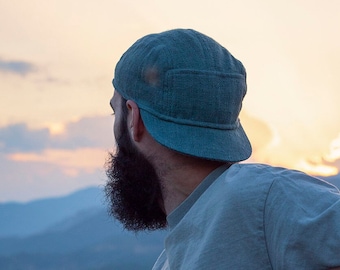 5 panel camp cap with short and soft brim. Cycling cap inspired. Blanc five panel hat made of 100% linen. Unisex baseball cap.