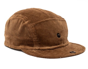 Handgemaakte hoed met 5 panelen en zachte en korte rand. Vijf paneel dop gemaakt van corduroy. Flip up brim geribbelde fluwelen pet, Unisex hoed | Limited Edition