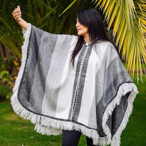 Fringed Alpaca Poncho for Woman | Handwoven Alpaca Poncho | Bohemian Alpaca Poncho  | Warm and Soft Andes Alpaca Poncho | Gifts for Her