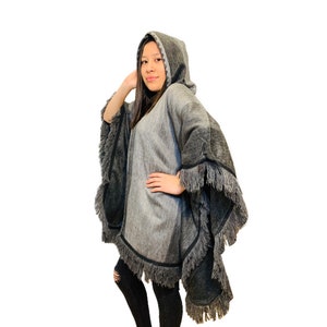 Warm ALPACA Poncho for Woman | Lightweight | Soft Hooded Alpaca Poncho | High Quality | Made in Ecuador | Thermoregulating alpaca poncho