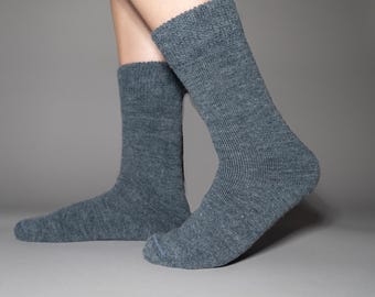 Handmade Peruvian Alpaca Wool Socks – Thermal, Odor-Resistant for Hiking & Outdoor Adventures