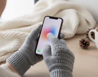 Touchscreen Winter Gloves with Leather Driving Grip – Warm Knit Gloves for Men & Women | Tech-Friendly, Non-Slip Gloves for Cold Weather