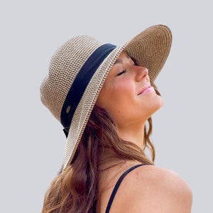 Stylish Foldable Sun Hat with UPF 50+ | Travel-Friendly Wide Brim Beach Hat for Women | Summer Hat with Chic Black Bow – Made for Sun Lovers
