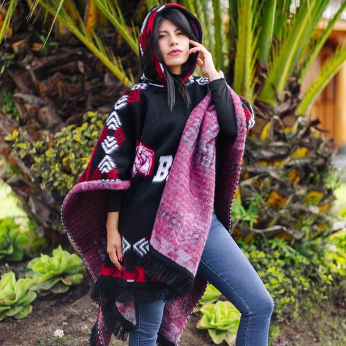 Chicago Blackhawks Alpaca Knitted Poncho - NHL Hockey Blackhawks Team Poncho with adjustable hoodie strings - Best Gift for Him/Her - shops UNISEX