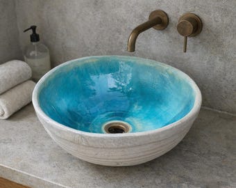 Lavabo artisanal en céramique turquoise - Fait main, 31 cm, écologique, design inspiré de la nature. Élément de décoration unique et organique pour la salle de bain.