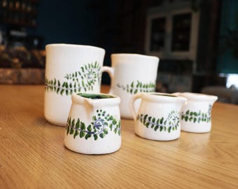 Farngeschirr – handgefertigtes Kaffeegeschirr, handgefertigte Milchkännchen aus Keramik – elegante blaue und grüne Milchkännchen – perfekt für Kaffee, Tee