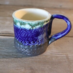 Keramiktasse, bemalte Tasse, handgefertigt, für Tee, für Kaffee, als Geschenk, für Mutter, Porzellan, künstlerisch, Geschirr, Yoga