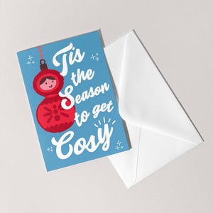 Tarjeta acogedora con adornos navideños / Vacaciones de temporada