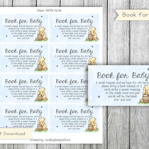 Pu&ograve; includere: Carte di tombola per baby shower blu e bianche con un'illustrazione di Winnie the Pooh. Le carte recitano "Libro per il bambino" e includono istruzioni per gli ospiti per portare un libro invece di una carta e scrivere un dolce messaggio all'interno.