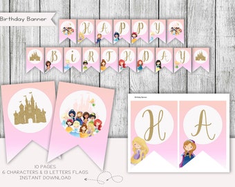 Può includere: Banner di compleanno della principessa Disney stampabile con bandiere rosa e bianche con un castello, lettere che compongono "Buon compleanno" e immagini di principesse.