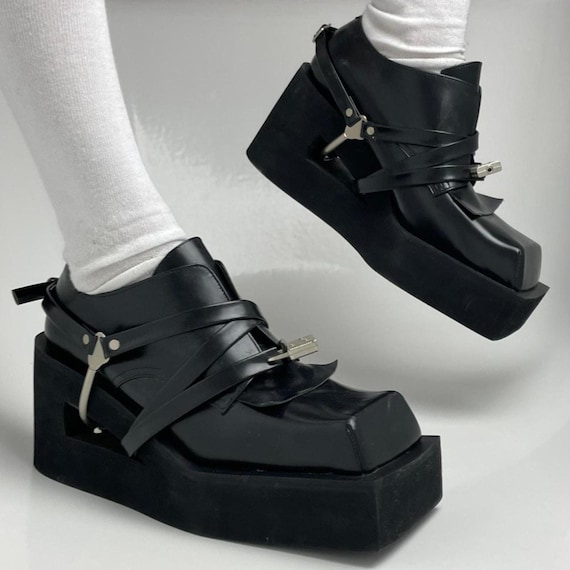 靴 Koji Kuga Chainsaw Toe Heel Loafer Koji Kuga Platform Shoes from the 90's What do you think