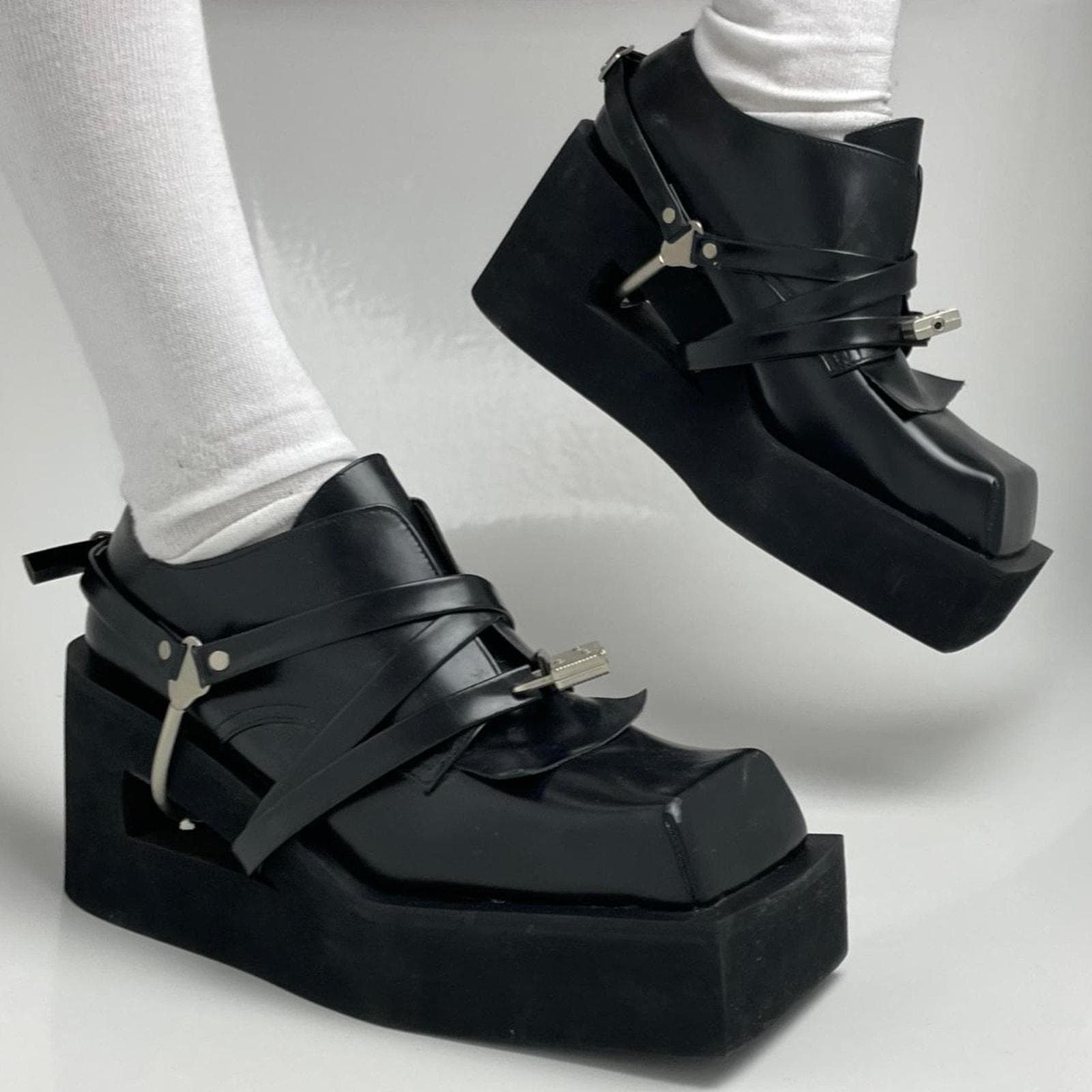 新品 正規品!!  Kojikuga Toe Square Black Platforms Etsy - 靴